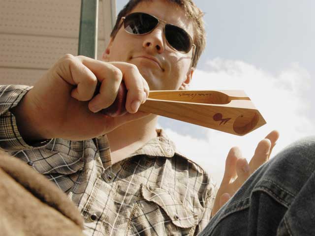 Playing musical spoons