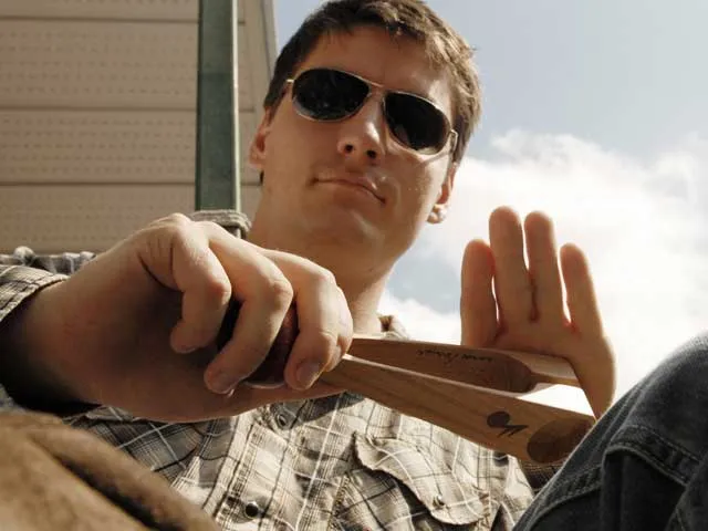 Playing musical spoons