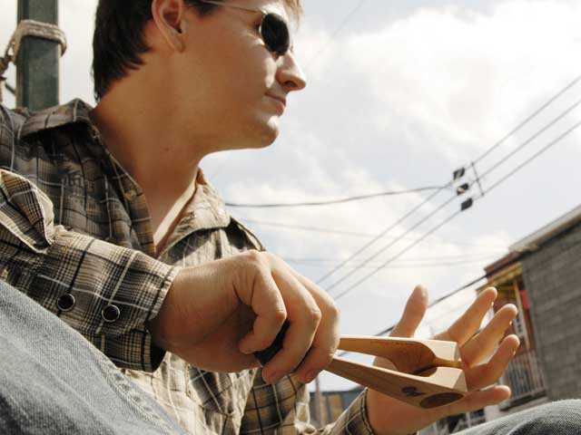 Playing musical spoons