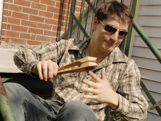 Playing musical spoons